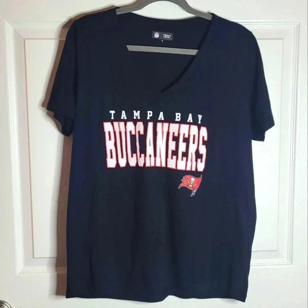 Tampa Bay Bucaneers NFL Women's T-shirt